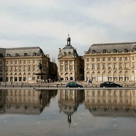 Apartment Cocoon / Rue Porte Dijeaux