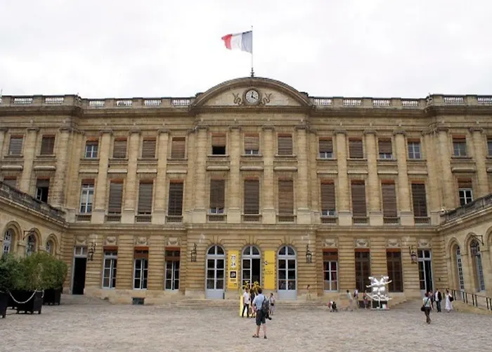 Cocoon / Rue Porte Dijeaux *